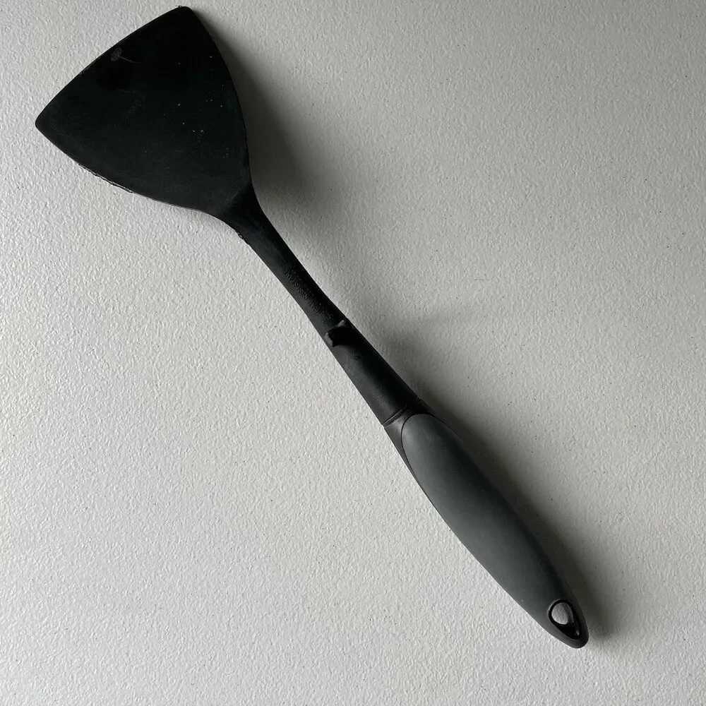 Rubbermaid Black Nylon Turner Spatula Rubber Hand Grip Kitchen Cooking Utensil